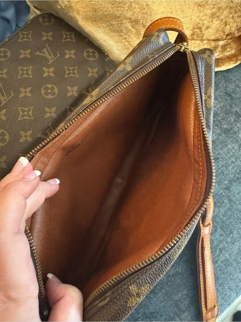 Authentic Louis Vuitton Saint Germain 28